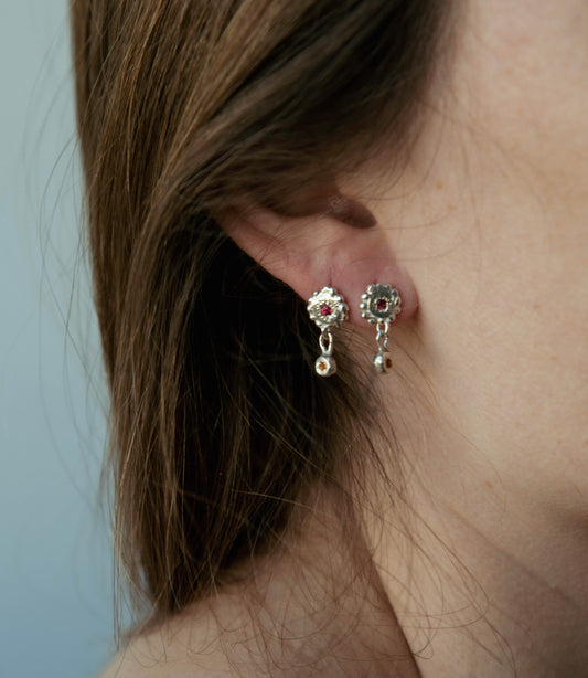 עגילי פונפונים