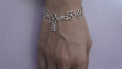 צמיד פרחים גדולים