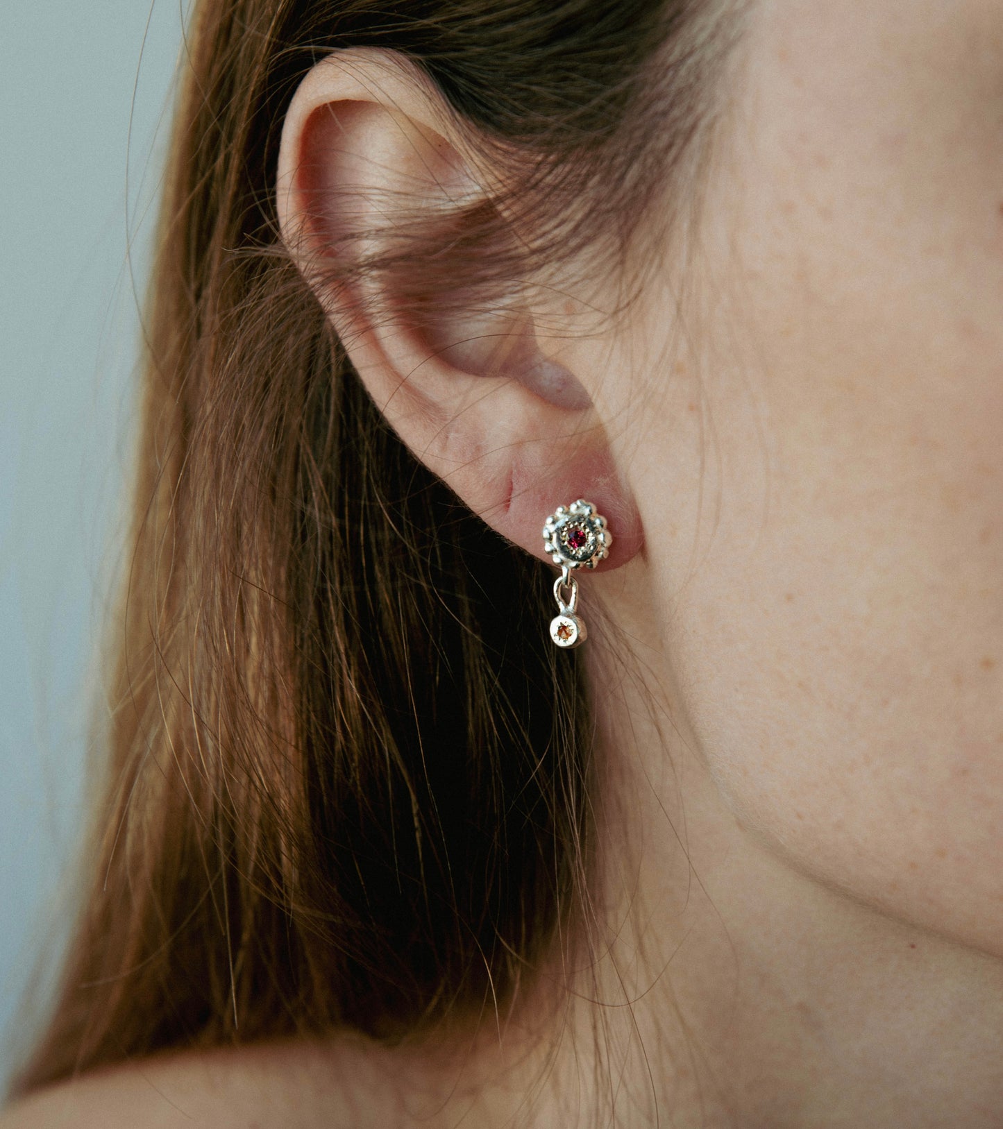 עגילי פונפונים