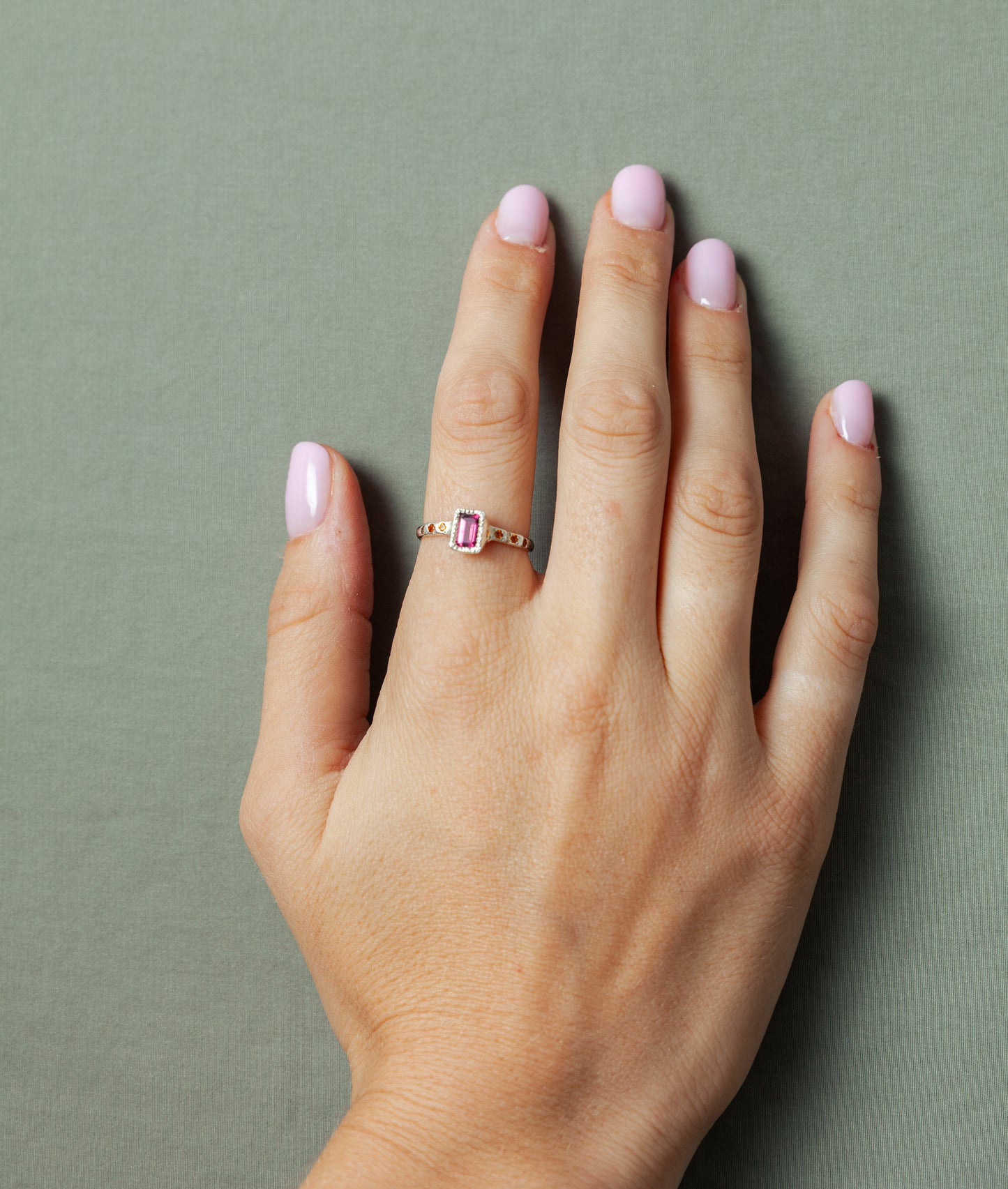 טבעת מרובעת מיוחדת